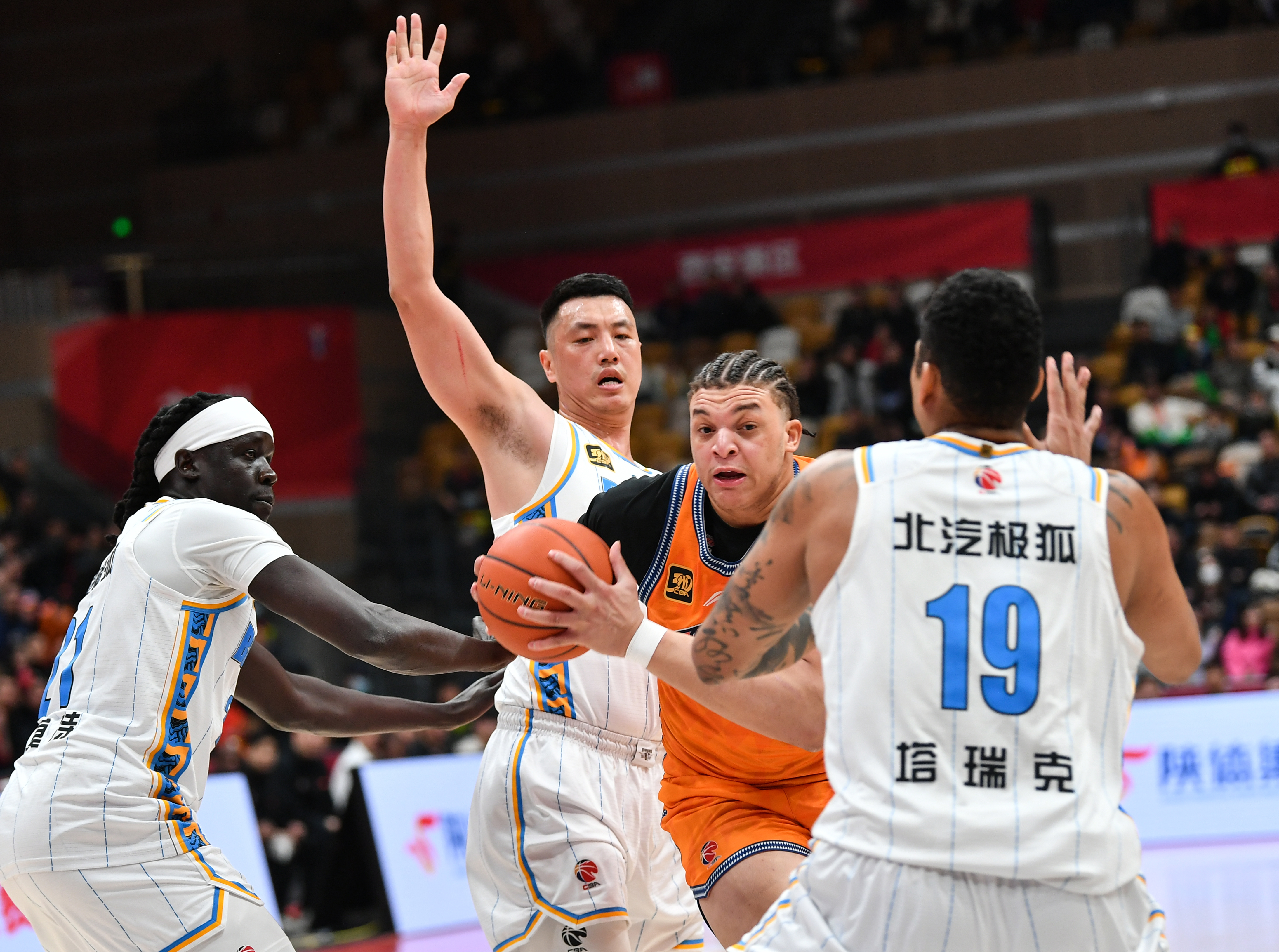 爱游戏-风云突变北京首钢集结日绝杀压哨，国王杯版图或变，话题不断，高层口径保持一致-爱游戏